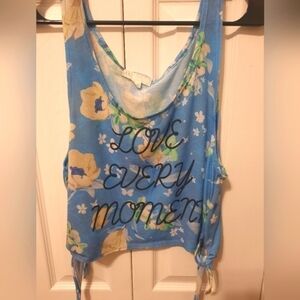 Adorable Crop With Tie Sides